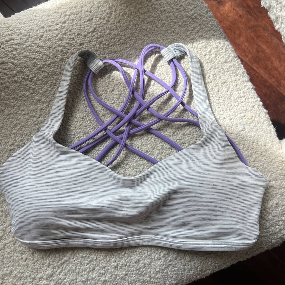 Lululemon sports bra